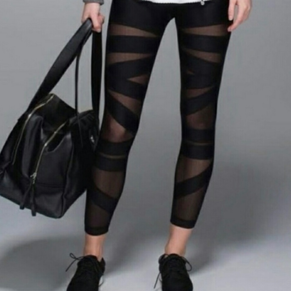 ❤️SOLD❤️Lululemon High Times Tech Mesh Crop Leggin - Picture 1 of 8